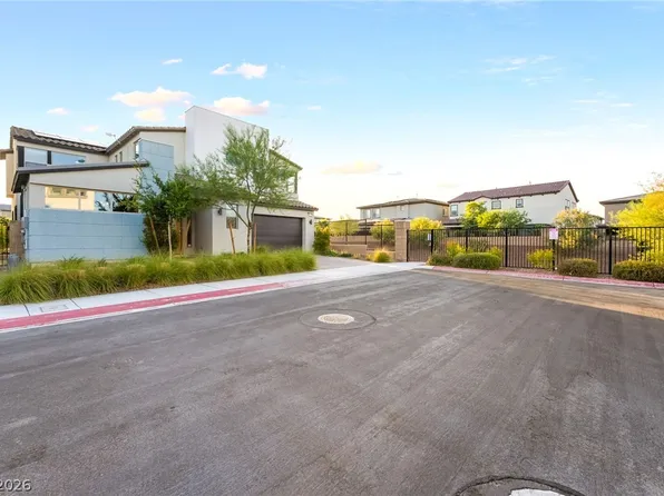 8311 Skye Highlands St, Las Vegas, NV 89166
