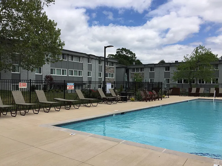 1900 Richard Jones Rd #U7 — Photo 3