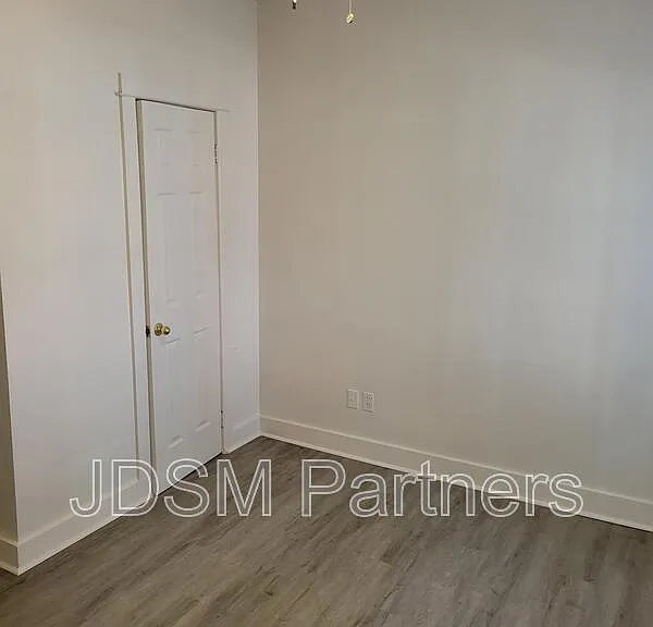 1570 Detroit St #4 — Photo 9