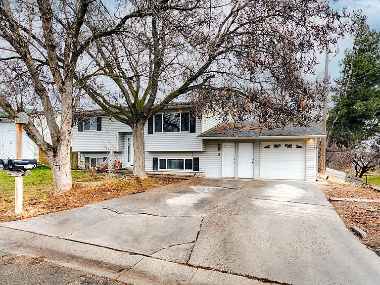 512 Elmwood Dr #1 — Photo 14