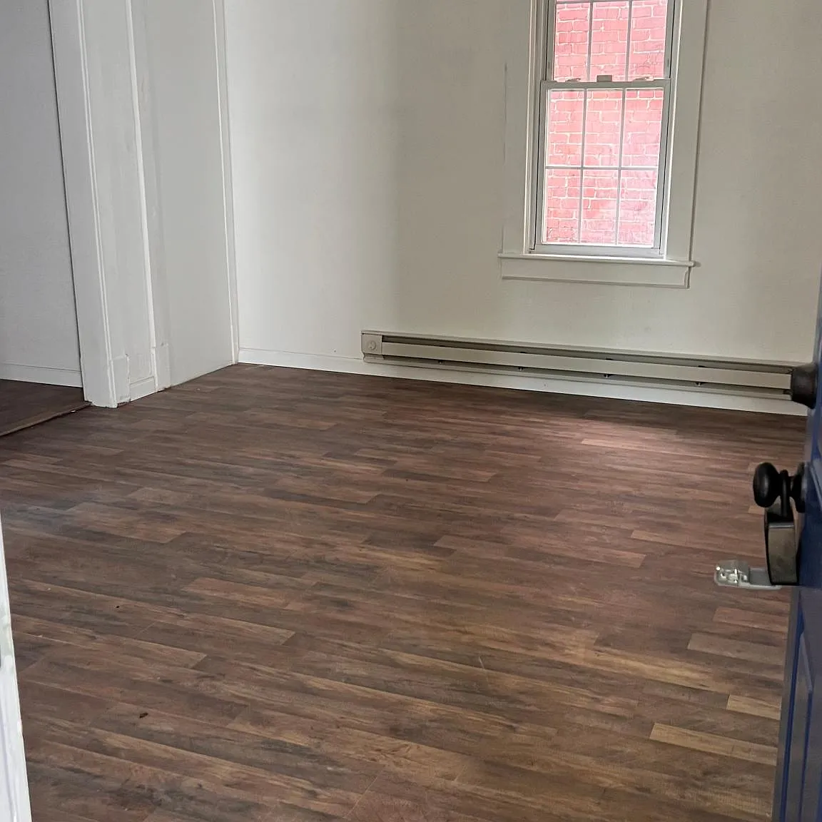 8 Broadway Cir — Photo 2