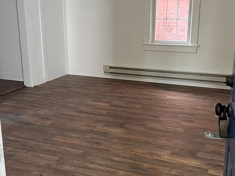 8 Broadway Cir #B — Photo 2