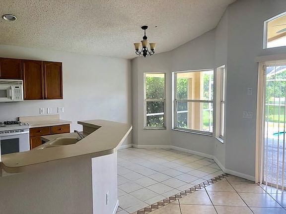 2nd image of 6715 Bouganvillea Crescent Dr