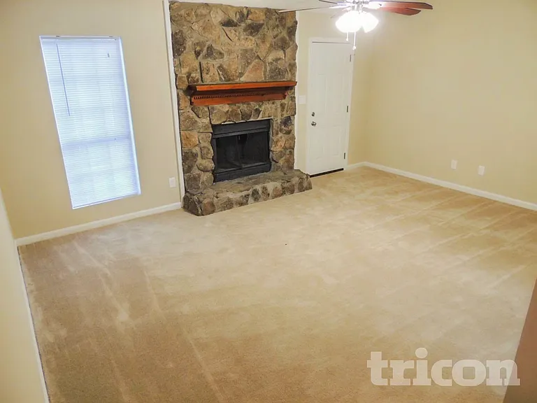 65 Spring Cir — Photo 2