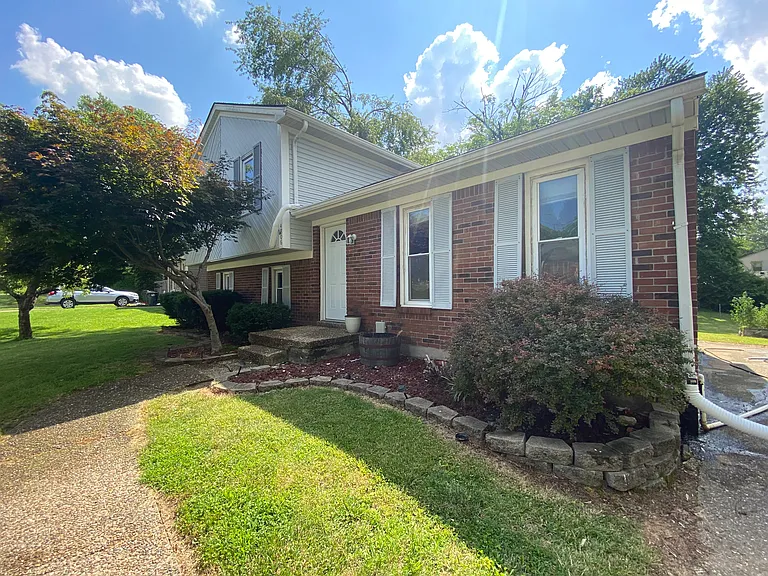 4806 Redmon Ct — Photo 14