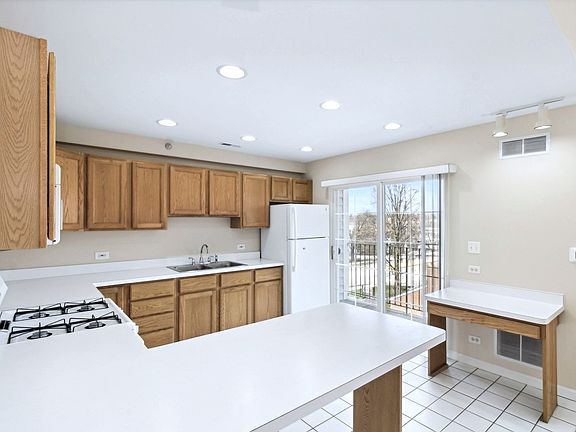 Kitchen, Bar Counter, Work Station & Balcony