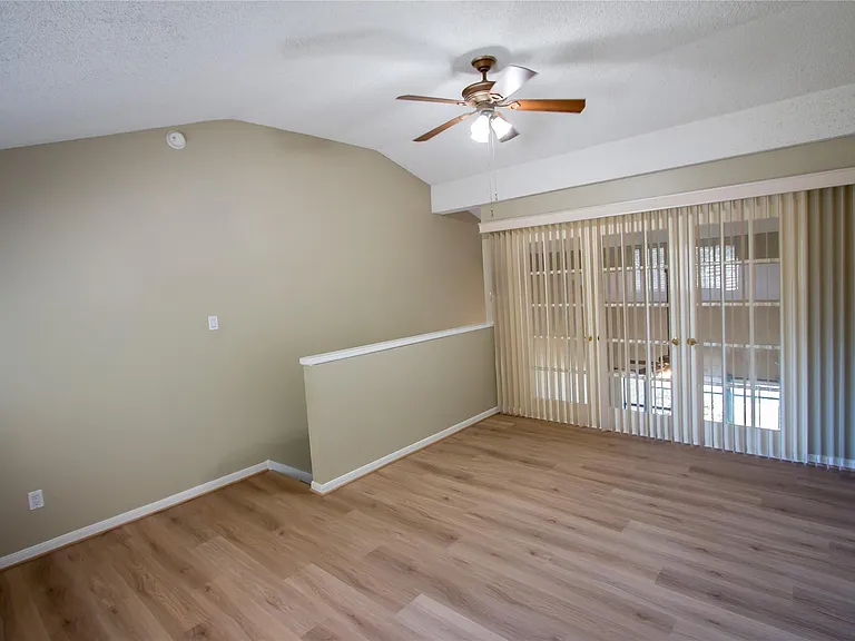 202 Lakeview Ter #H — Photo 30