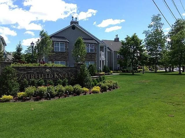 Fairfield Knolls At West Sayville — Photo 4