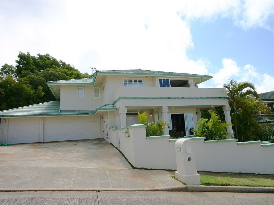 Great curb appeal!