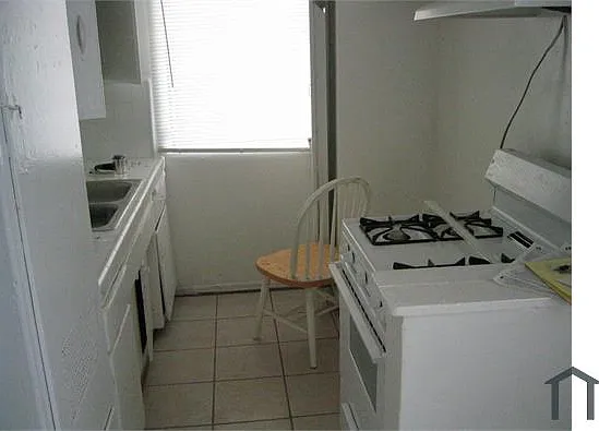 401 W Valencia Dr — Photo 6
