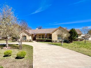 171 Oak Bnd, Bandera, TX 78003