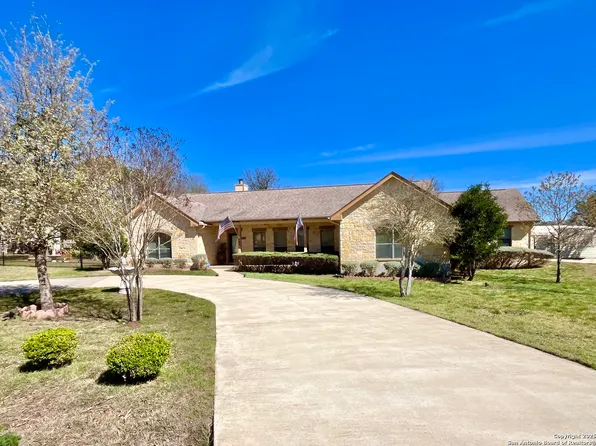 171 Oak Bend, Bandera, TX 78003