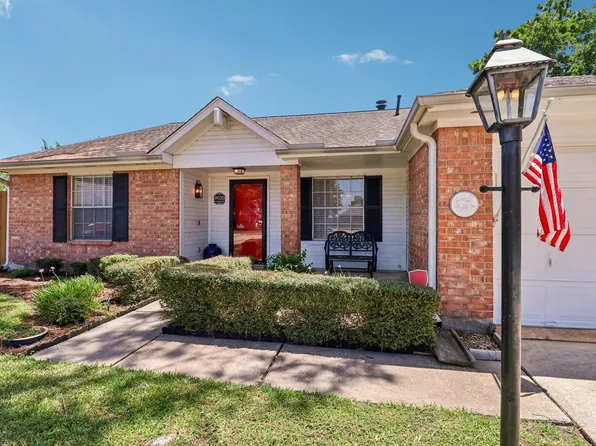 9030 Smokehollow Dr, Houston, TX 77064