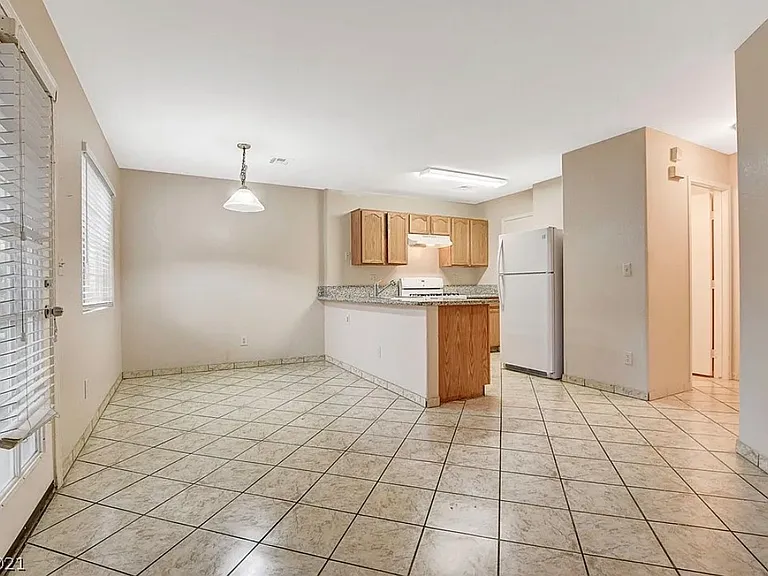 2501 Perryville Ave #103 — Photo 4