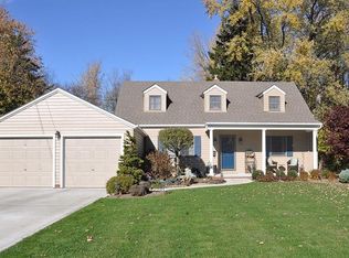 31224 Bexley Dr, Bay Village, OH 44140