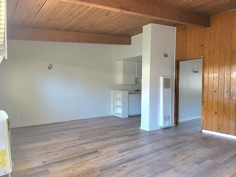 7032 Hawthorn Ave #8 — Photo 6
