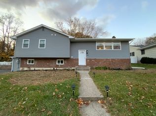 199 Oakwood Rd, Huntington, NY 11743