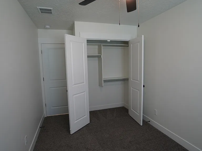 1575 S 150 W — Photo 17