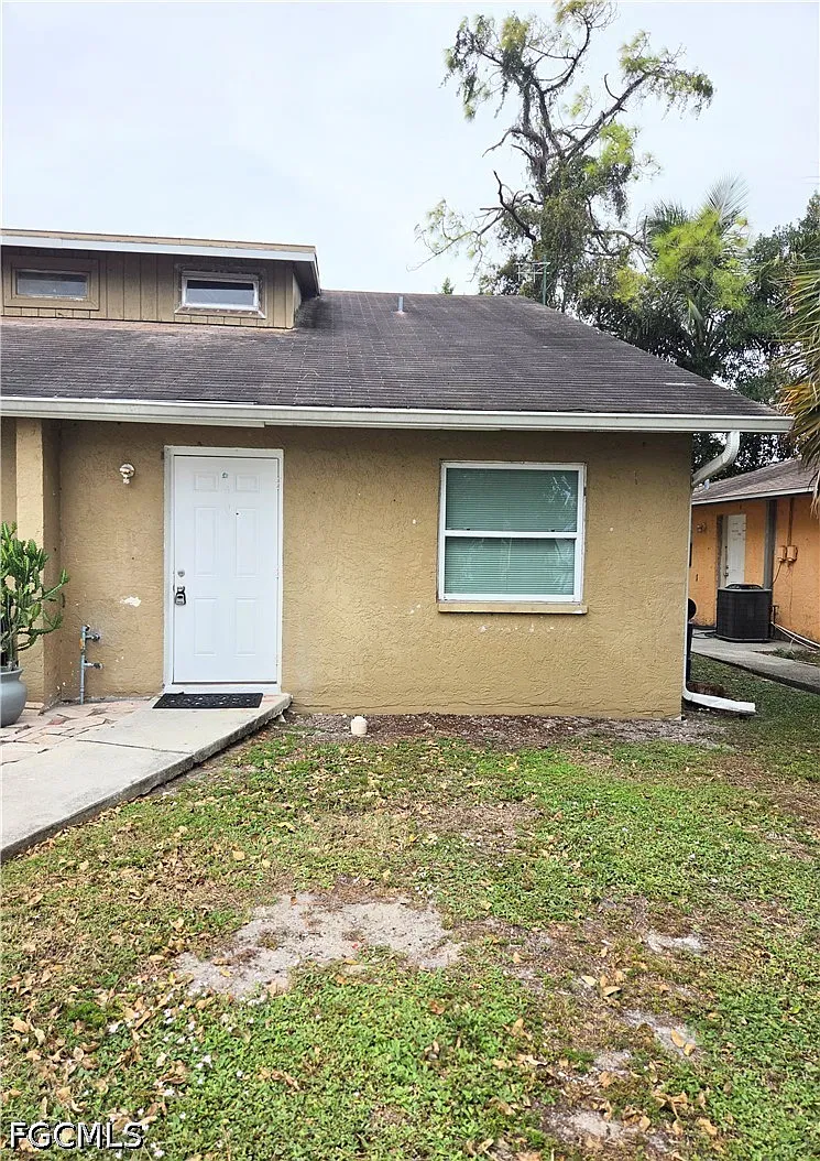 2 bed, 2.0 bath, 2220 sqft, $1,400 — Photo 2
