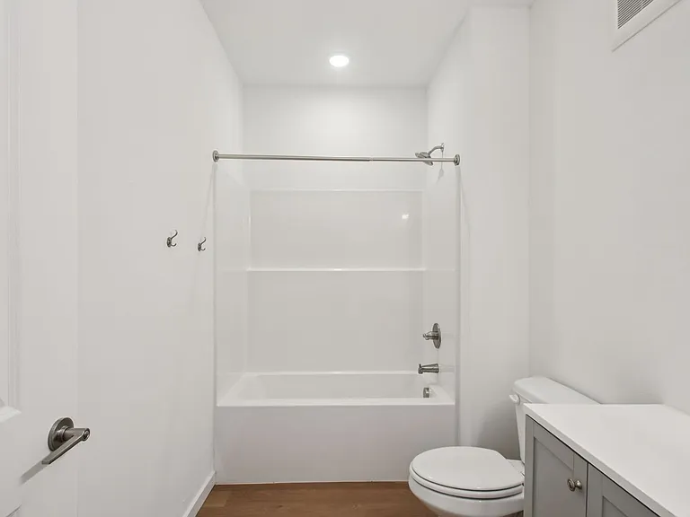 Portland Place Apartments — Photo 110