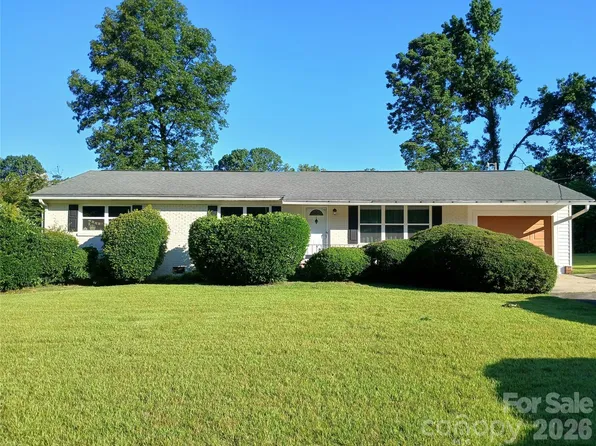4429 Dawnwood Dr, Gastonia, NC 28056