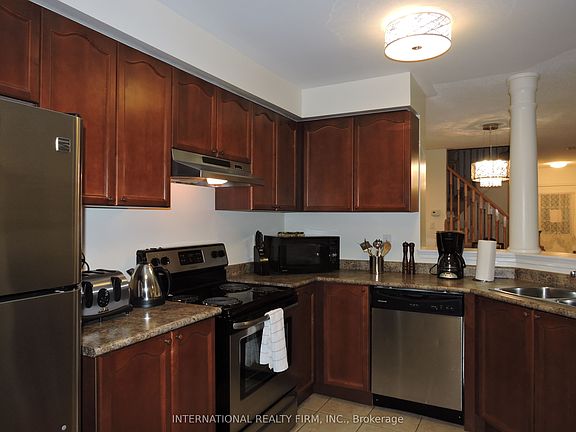 5th image of 2453 Baintree Cres
