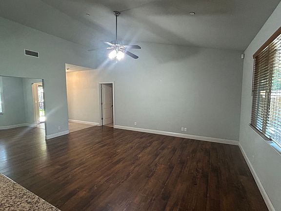 2nd image of 822 W 11th Ave