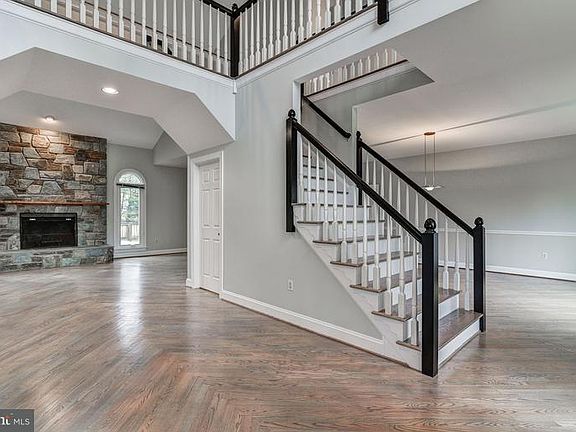 3rd image of 12501 Palatine Ct
