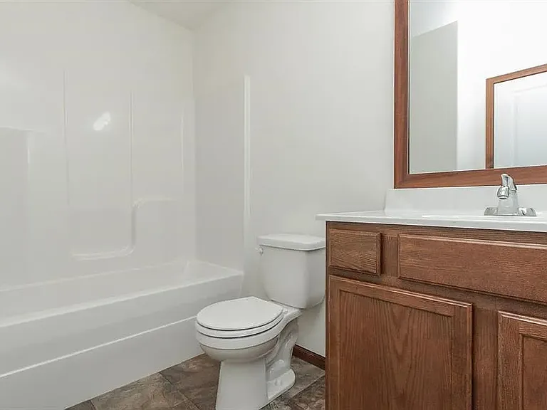 3703 English Glen Ave — Photo 11