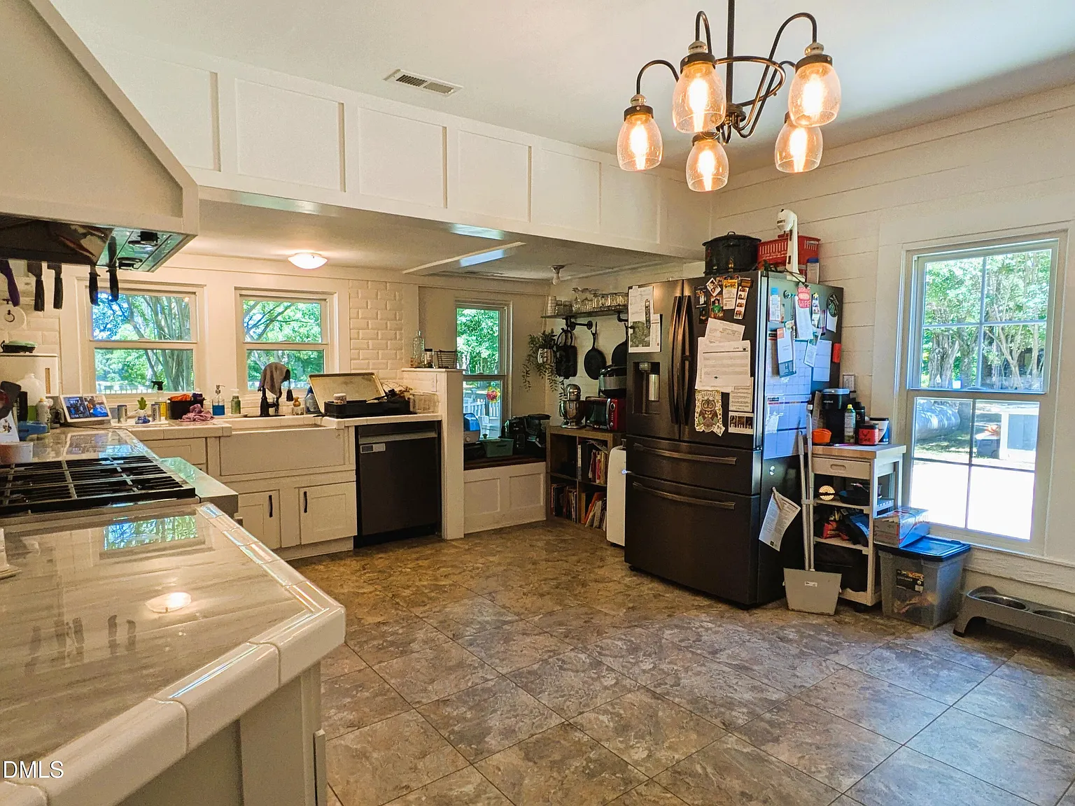 3 bed, 2.0 bath, $3,800 — Photo 4