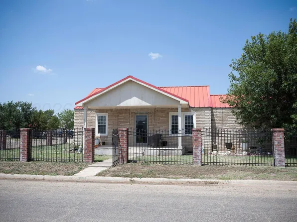 310 Avenue L, Sunray, TX 79086