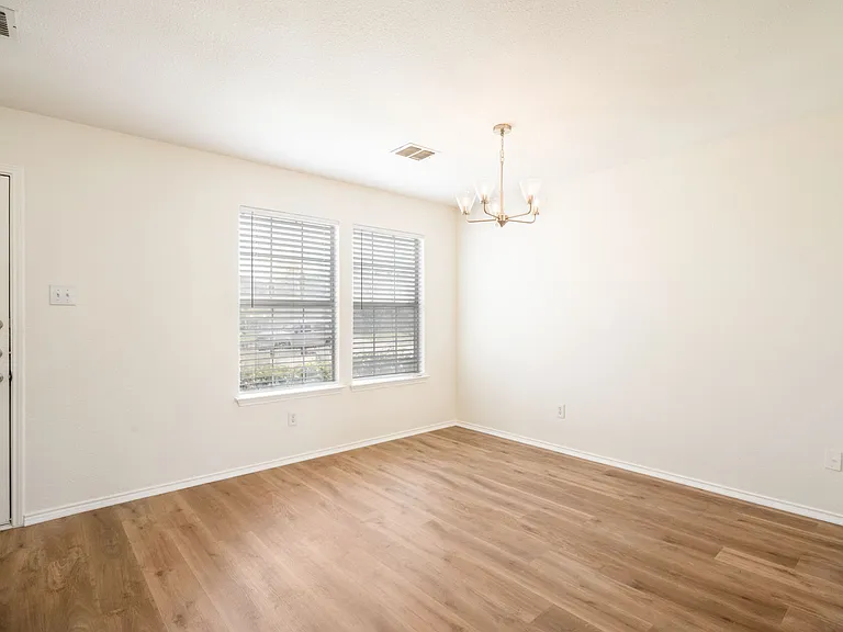 1626 White Oak Rd — Photo 7