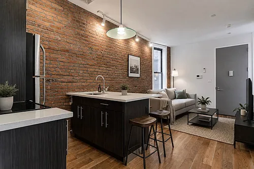 410 Gates Ave #4R Photo 1