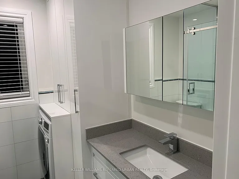 407 Woodbine Ave #2 — Photo 8