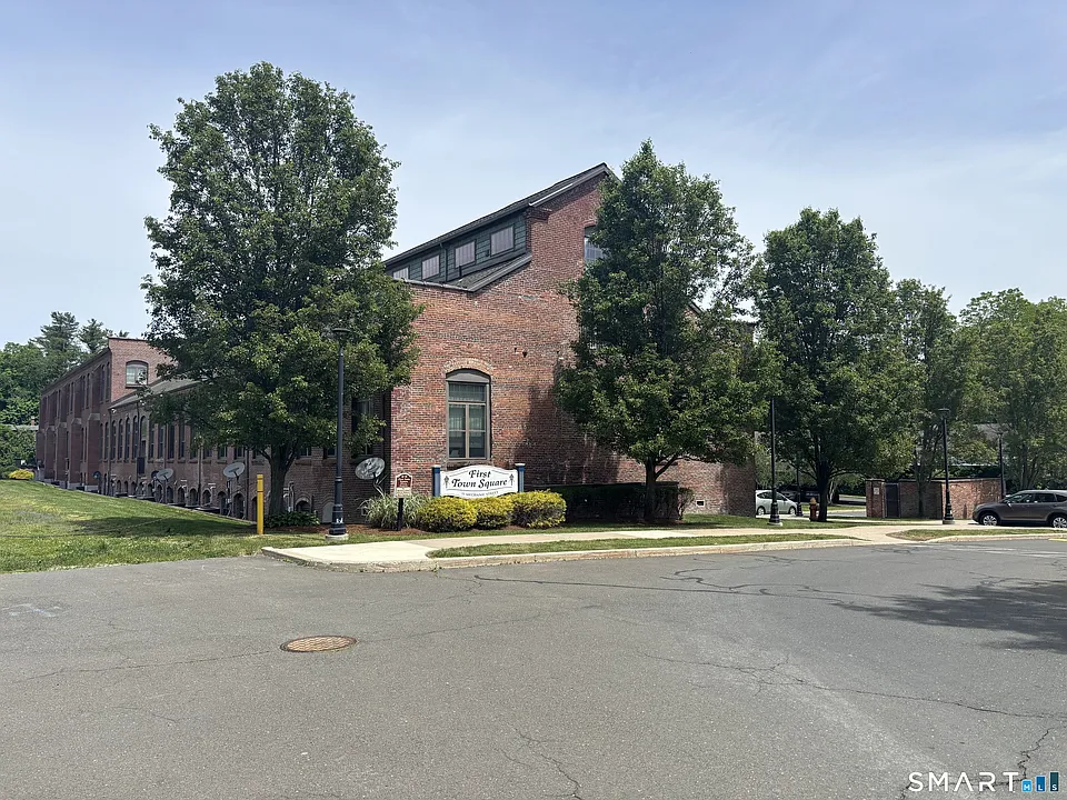 33 Mechanic St #215