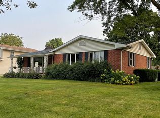 2401 Parkview Dr, Springfield, IL 62704