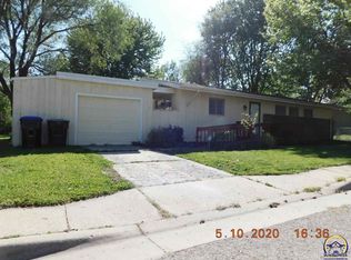 6931 SW Towerview Ln, Topeka, KS 66619