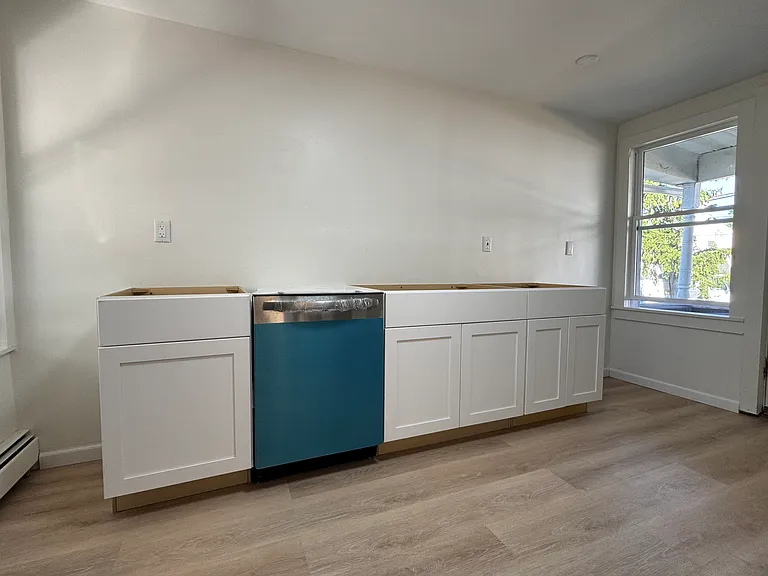 36 Thompson St #1 — Photo 7