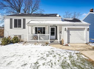 1020 Newberry Ave, La Grange Park, IL 60526