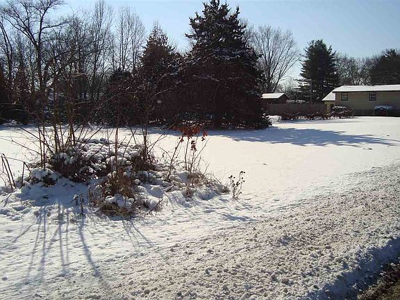 3rd image of 1213 Baldwin St