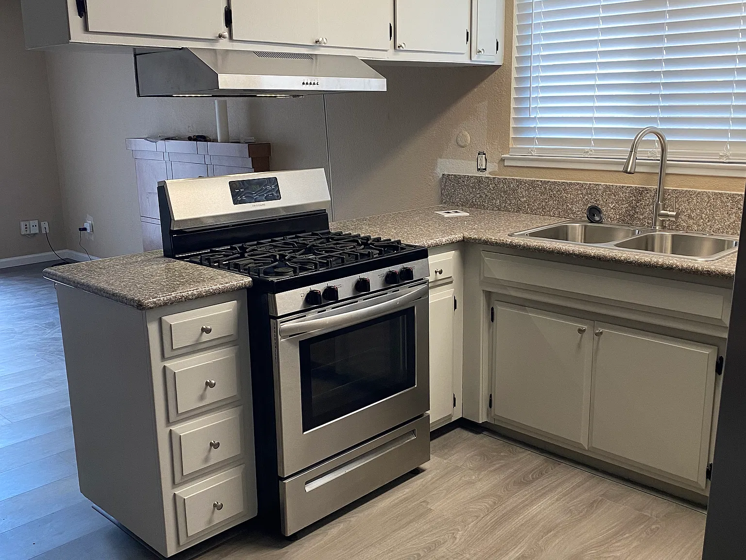 4 bed, 1269 sqft, $2,800 — Photo 3