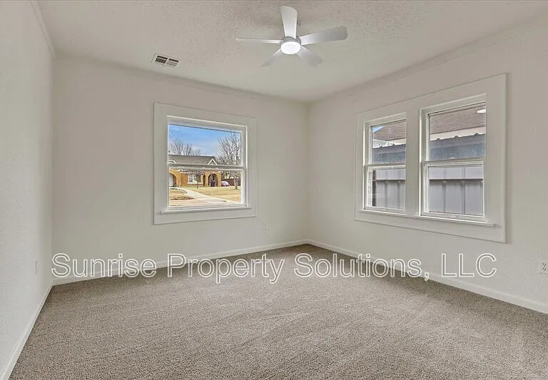 1704 NW 32nd St — Photo 9