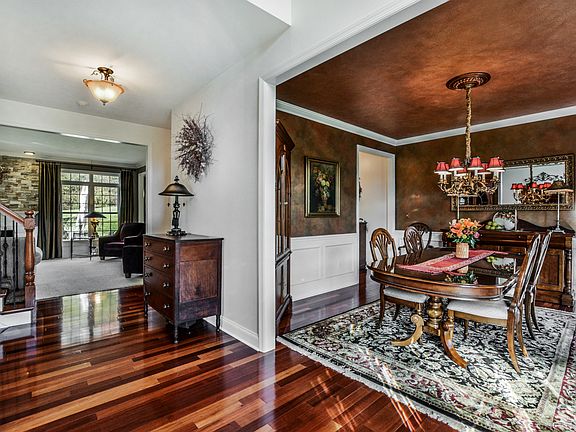 3rd image of 221 Dorsay Valley Dr