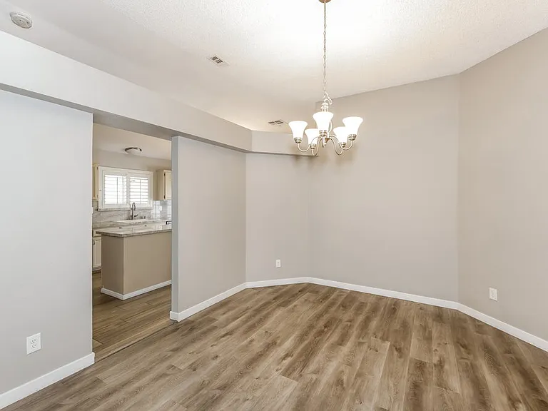 360 Dooley Dr — Photo 4