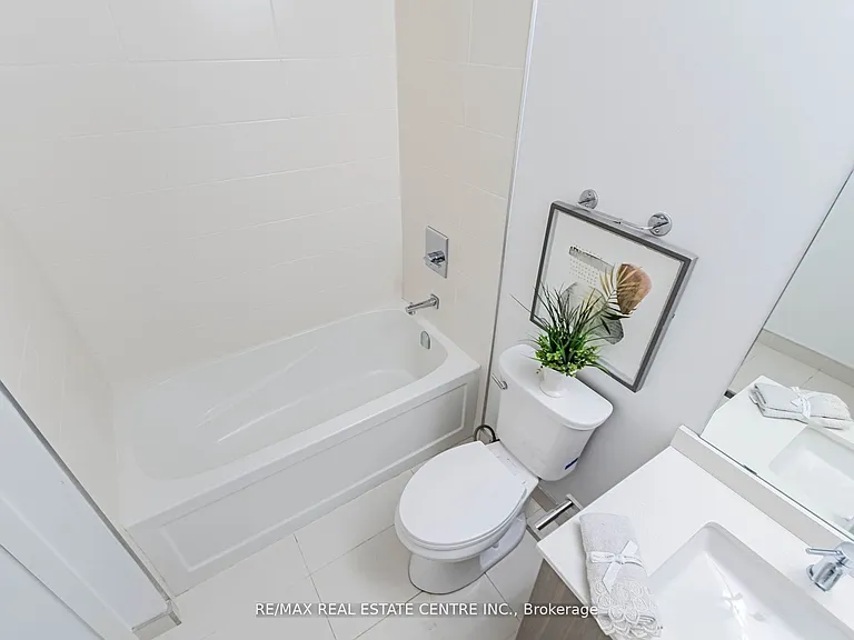 5240 Dundas St #B314 — Photo 18