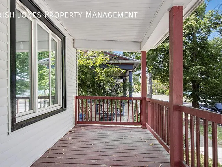 306 East St #LOWER — Photo 2