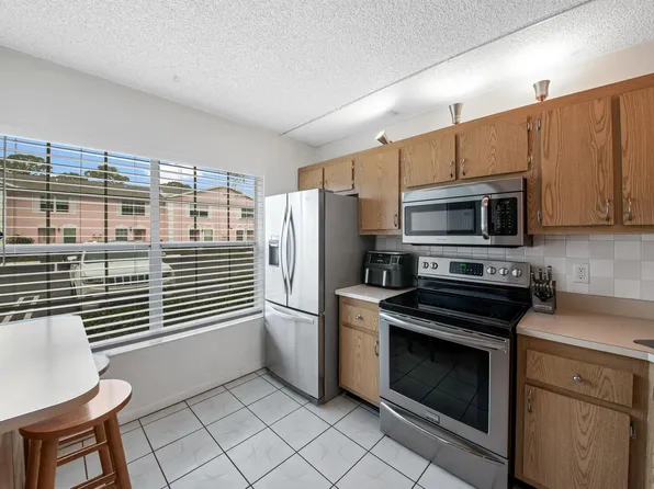 231 Foxtail Drive #G, Greenacres, FL 33415