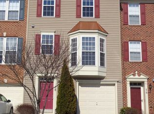 18 Streamside Pl, Falling Waters, WV 25419