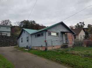 947 NE Walnut St, Roseburg, OR 97470
