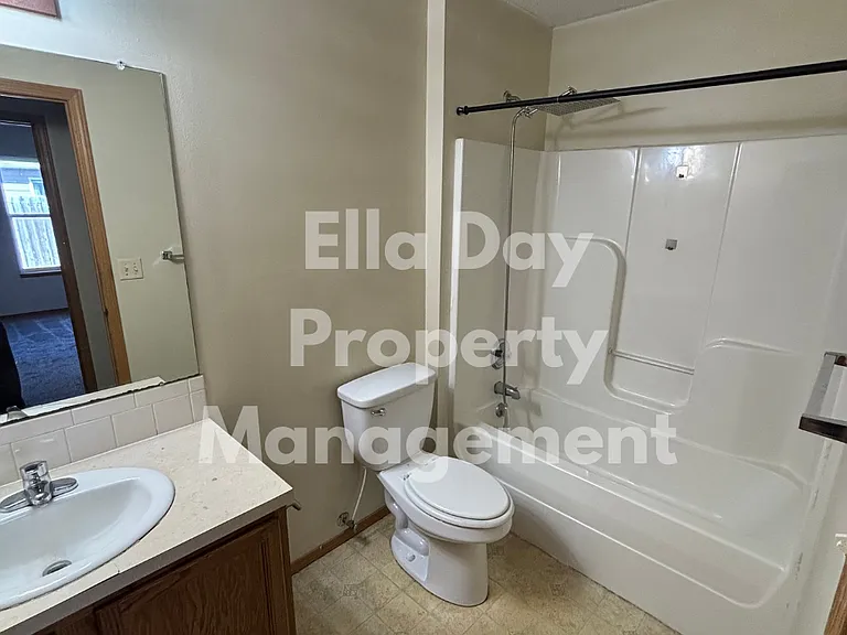 2520 E Conquest St — Photo 6